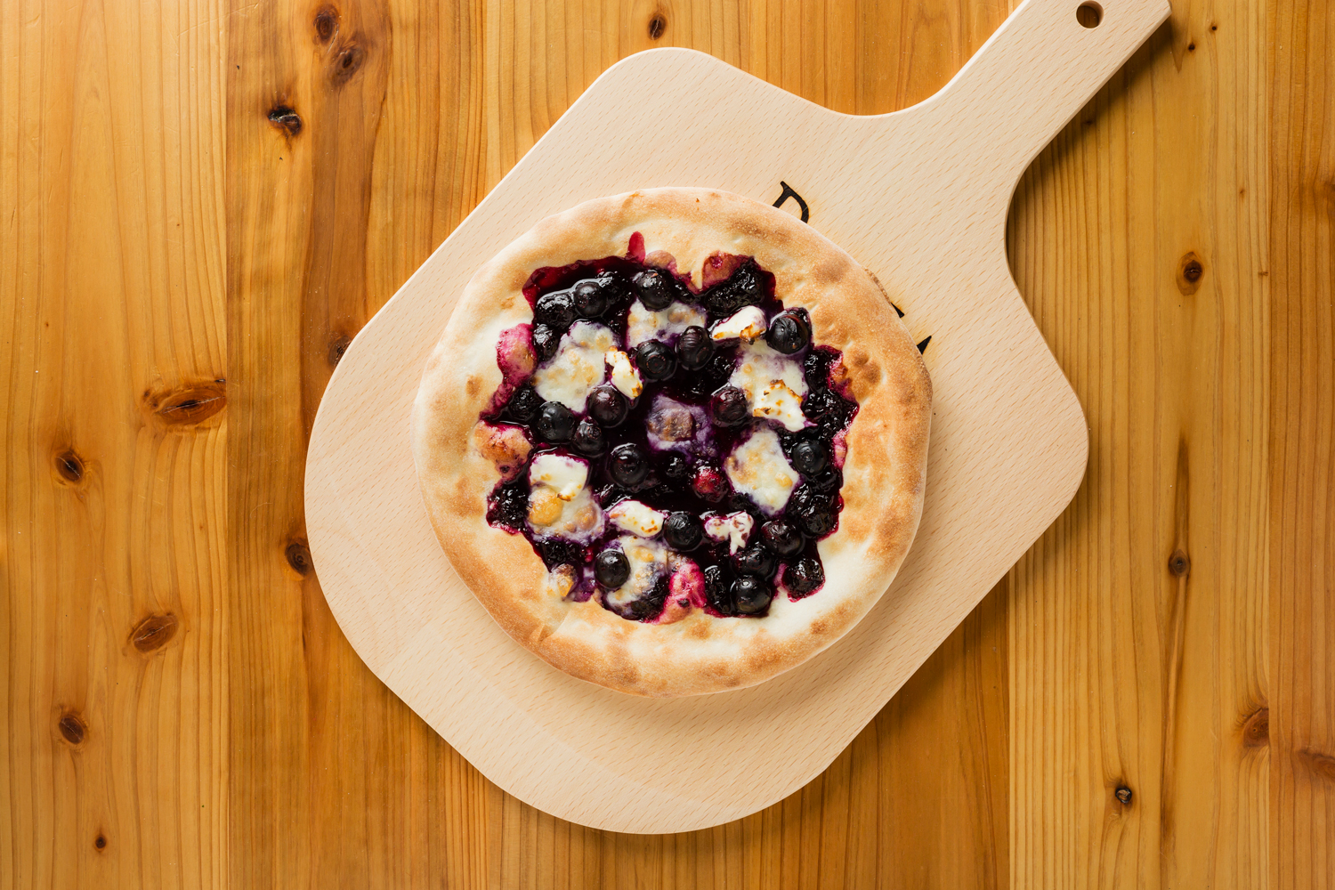 フレッシュブルーベリーとクリームチーズのPIZZA