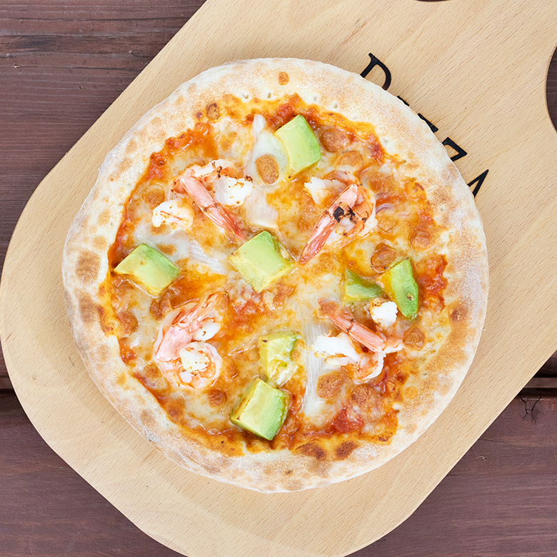 淡路島産足赤えびとアボカドのPIZZA