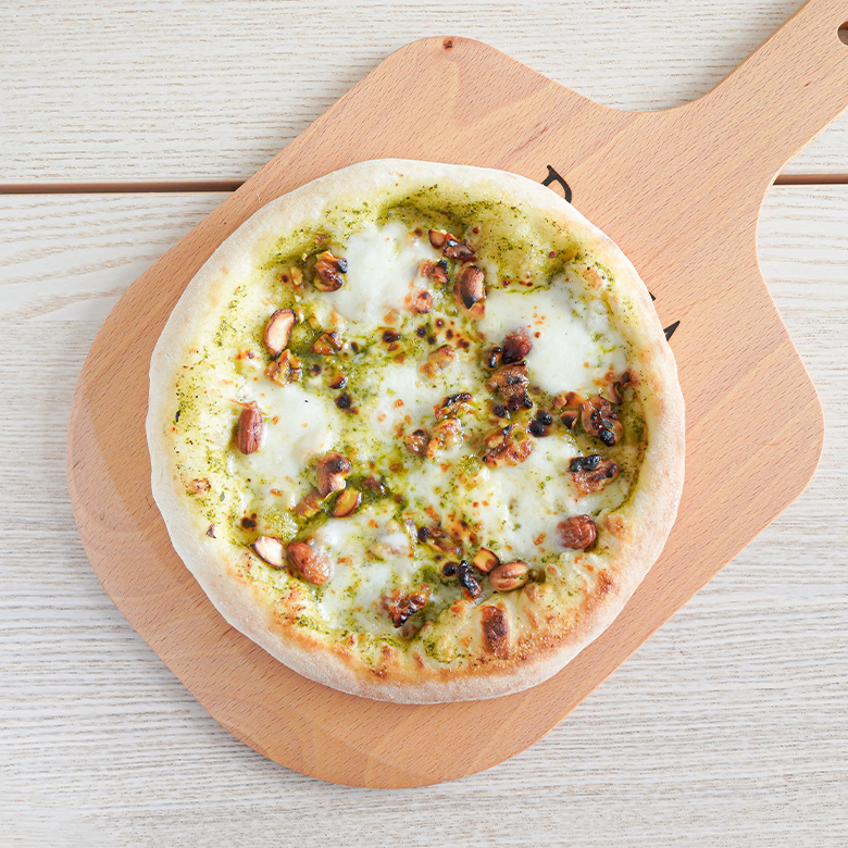 ミックスナッツのバジルPIZZA