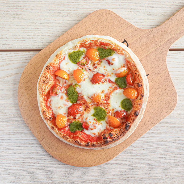 自家農園フレッシュトマトのカラフルPIZZA